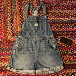 Levi’s short overalls, size M, NWT